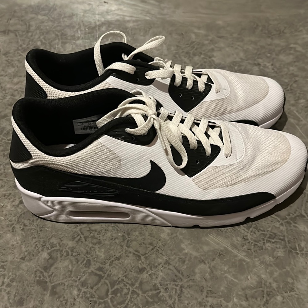 Men’s Nike Air Max Size 13 Sneakers